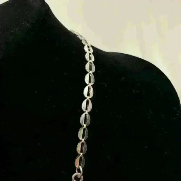 Pink flower necklace and earring set - Picture 4 of 7